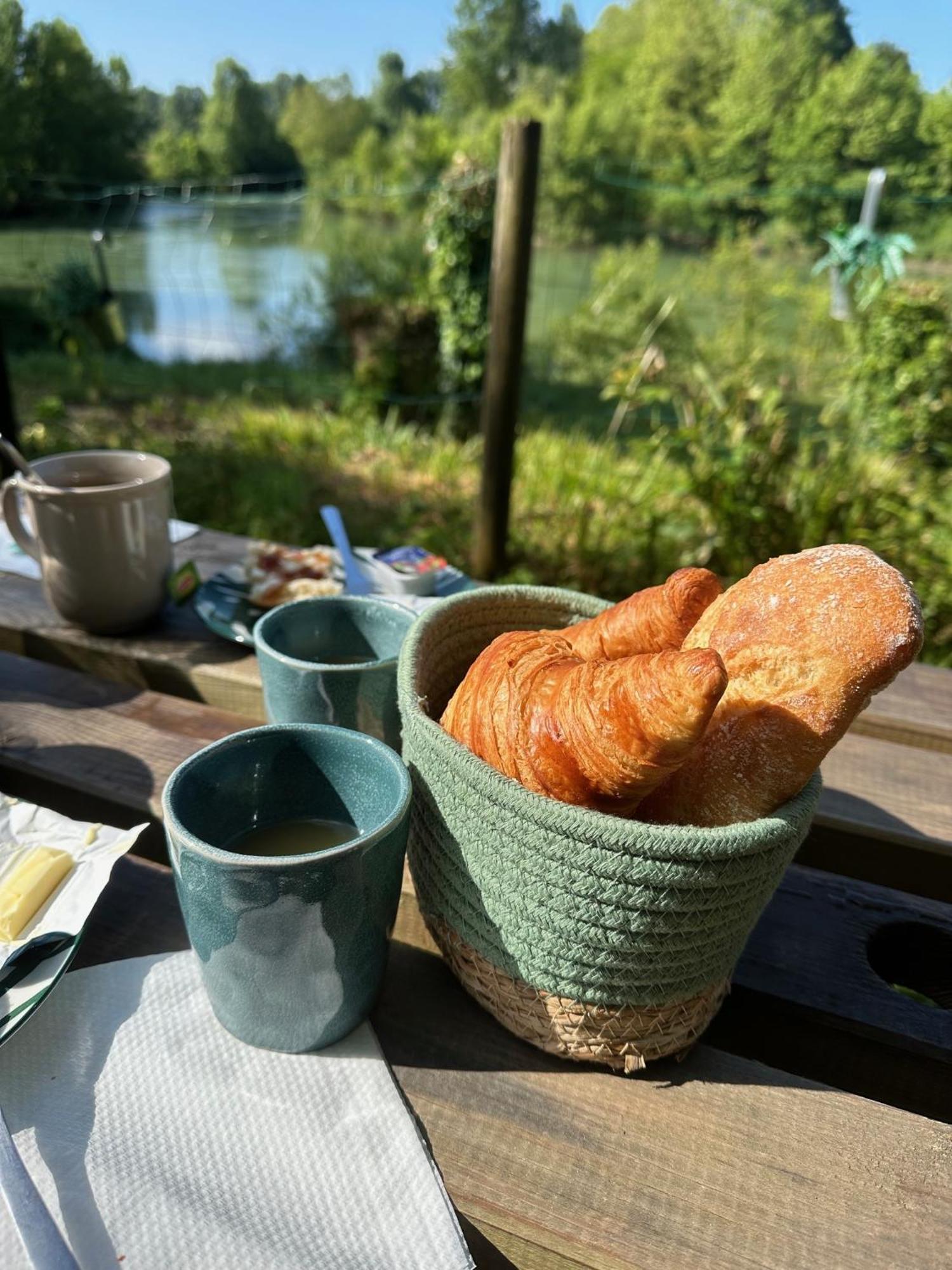 Bed and Breakfast Les Nuits De Cassiopee Sorde-lʼAbbaye Camera foto