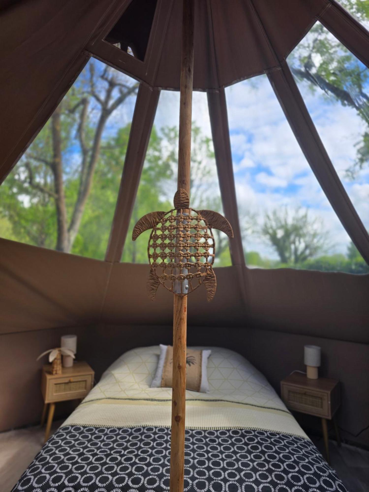 Bed and Breakfast Les Nuits De Cassiopee Sorde-lʼAbbaye Esterno foto