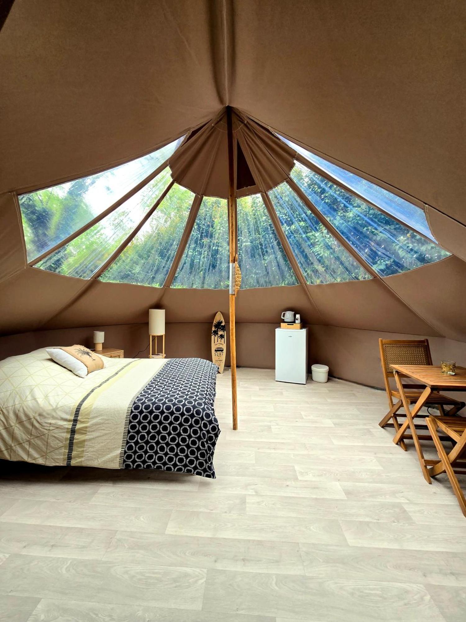 Bed and Breakfast Les Nuits De Cassiopee Sorde-lʼAbbaye Esterno foto