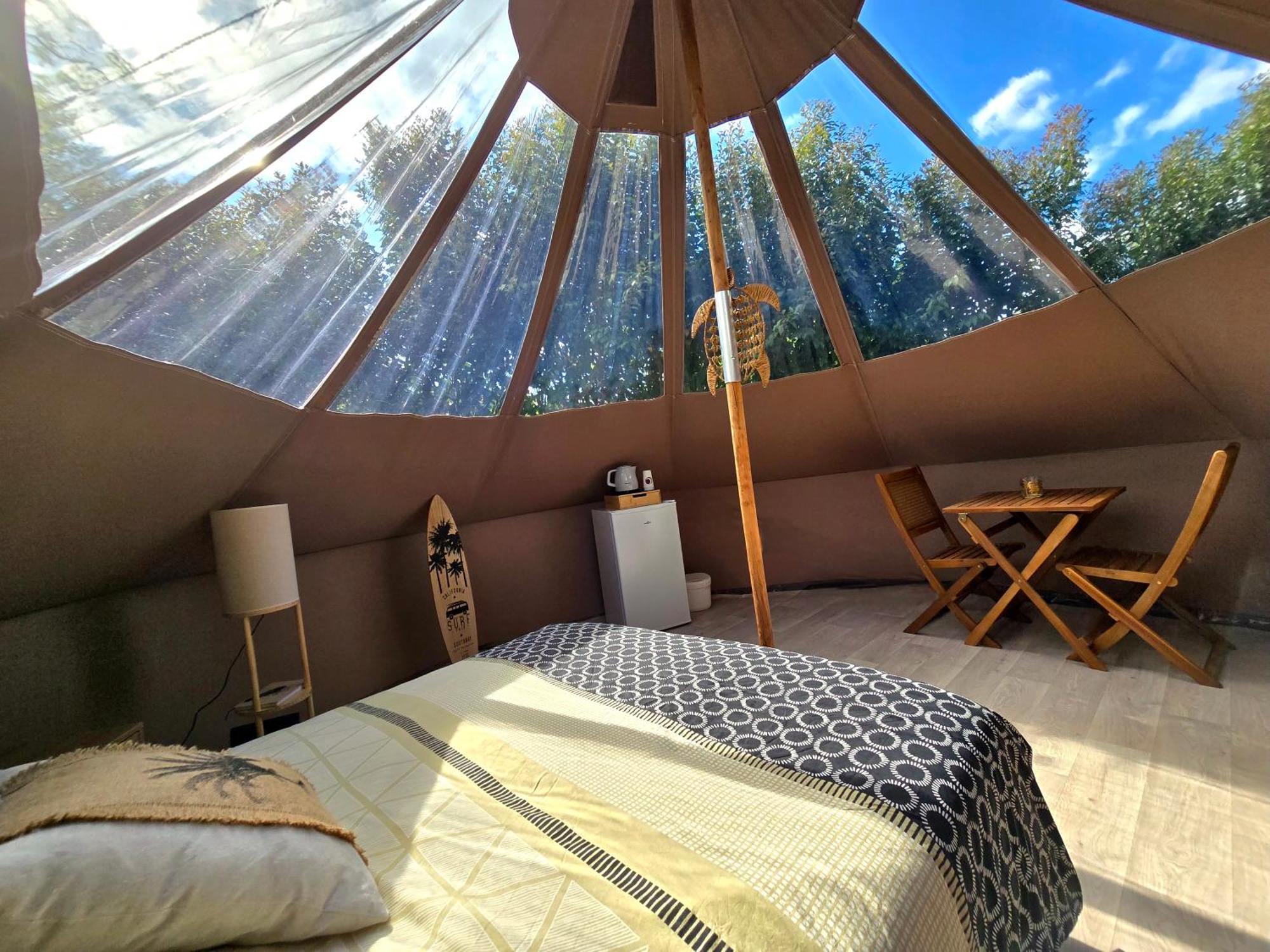 Bed and Breakfast Les Nuits De Cassiopee Sorde-lʼAbbaye Esterno foto